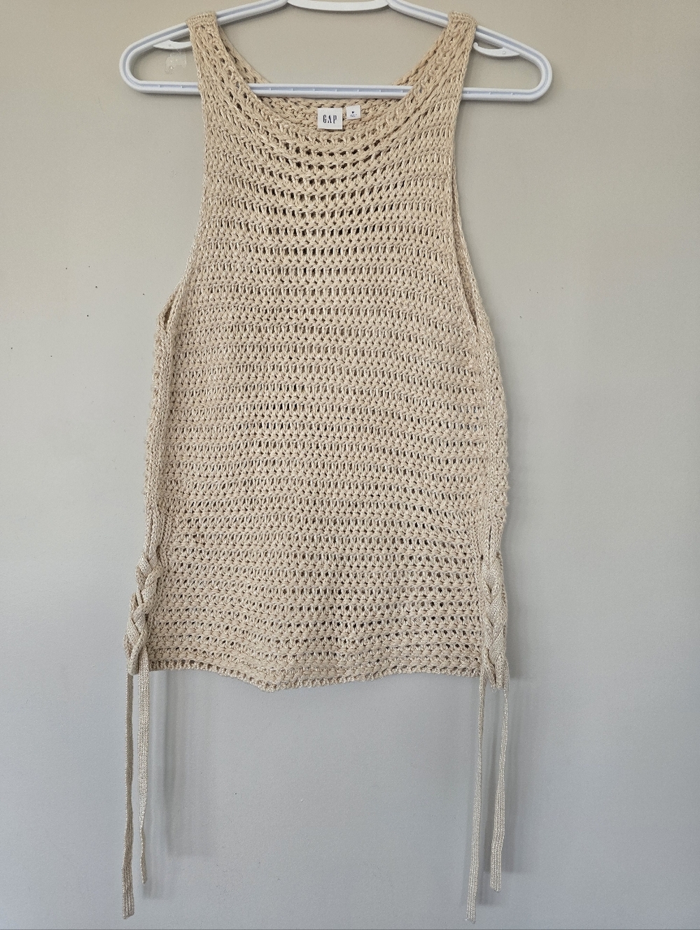 GAP Crochet Tank Top in Beige Cream with Braided Side Ties. NWOT. LADIES MEDIUM.